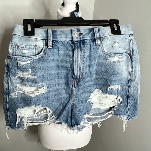 American Eagle Outfitters Pants - American eagle curvy mom short